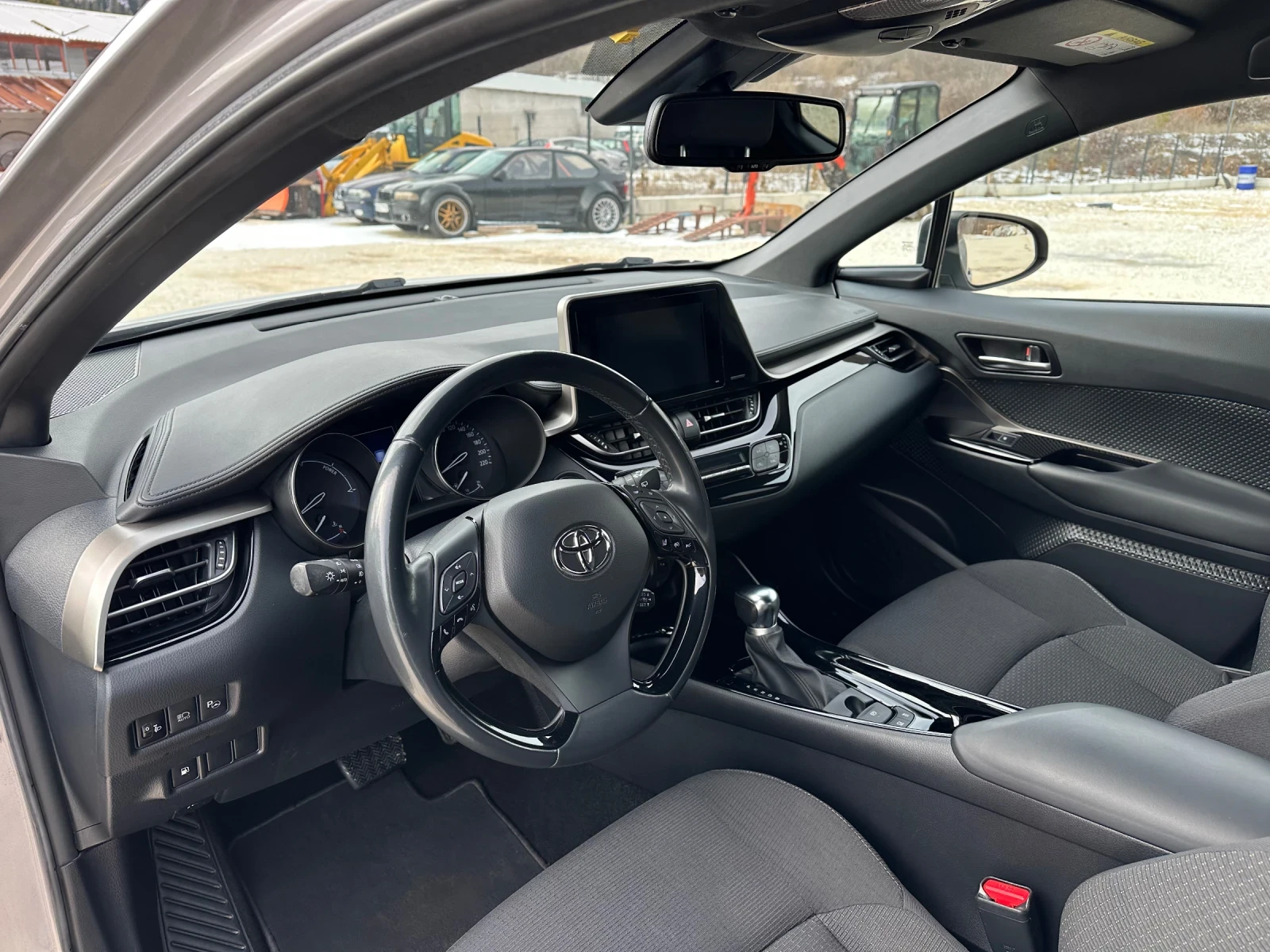 Toyota C-HR 1.8i HYBRID KEYLESS GO DISTRONIC - изображение 9