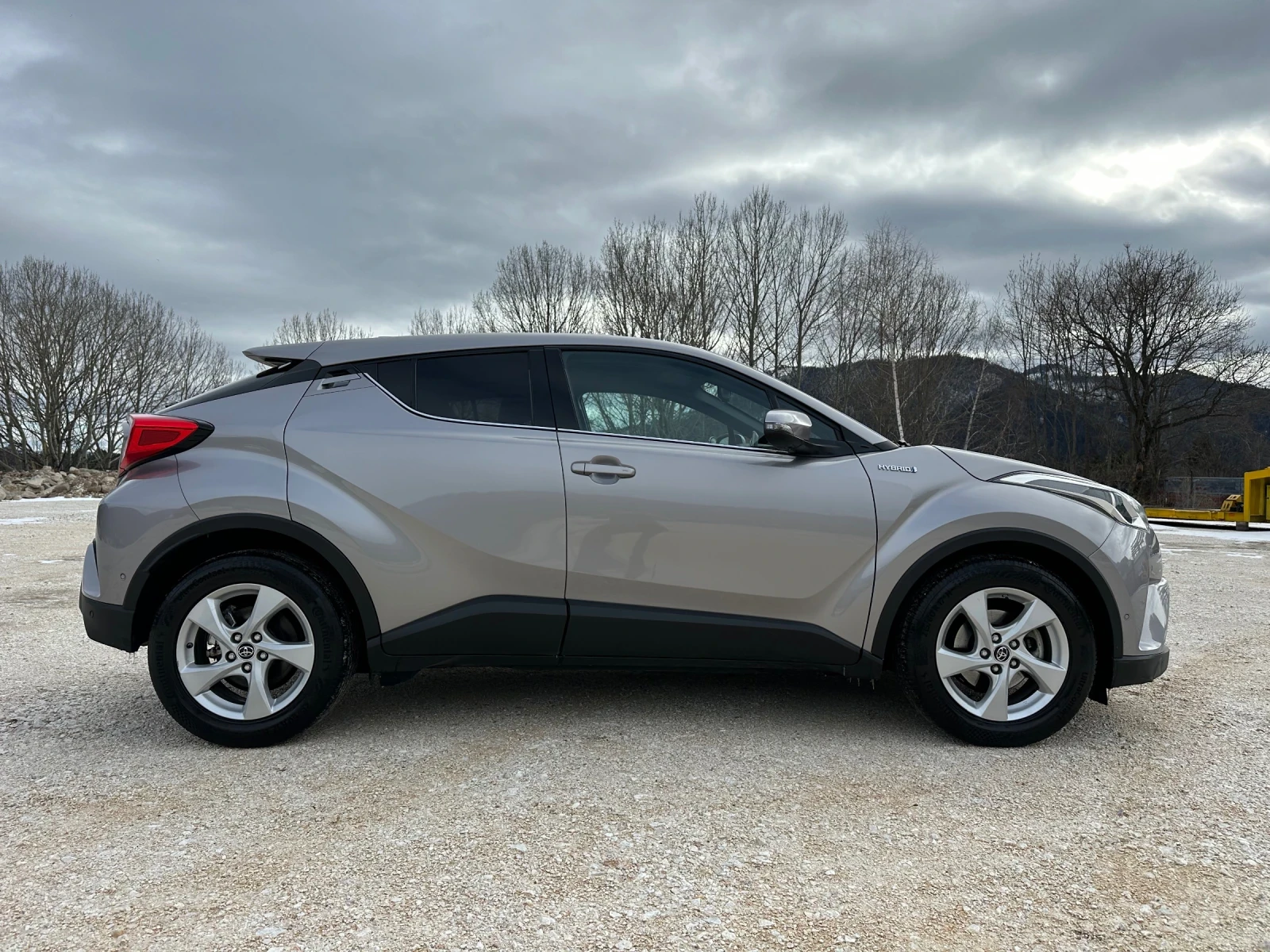 Toyota C-HR 1.8i HYBRID KEYLESS GO DISTRONIC - изображение 4