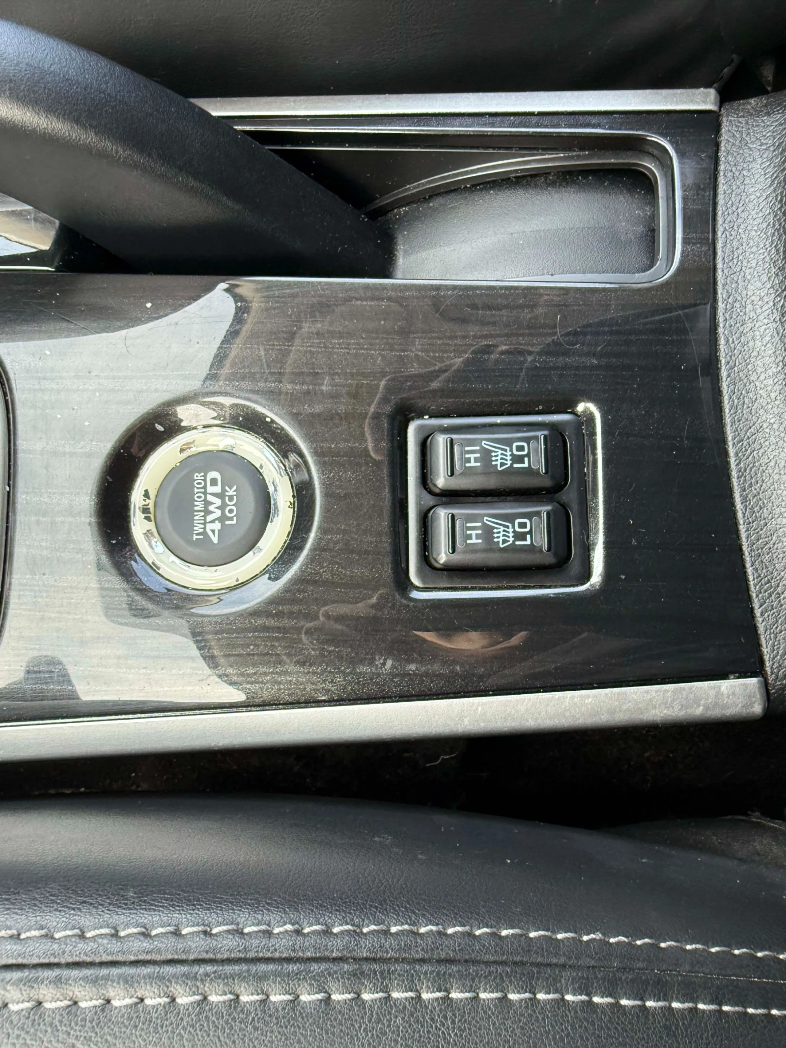 Mitsubishi Outlander, снимка 11 - Автомобили и джипове - 53822616