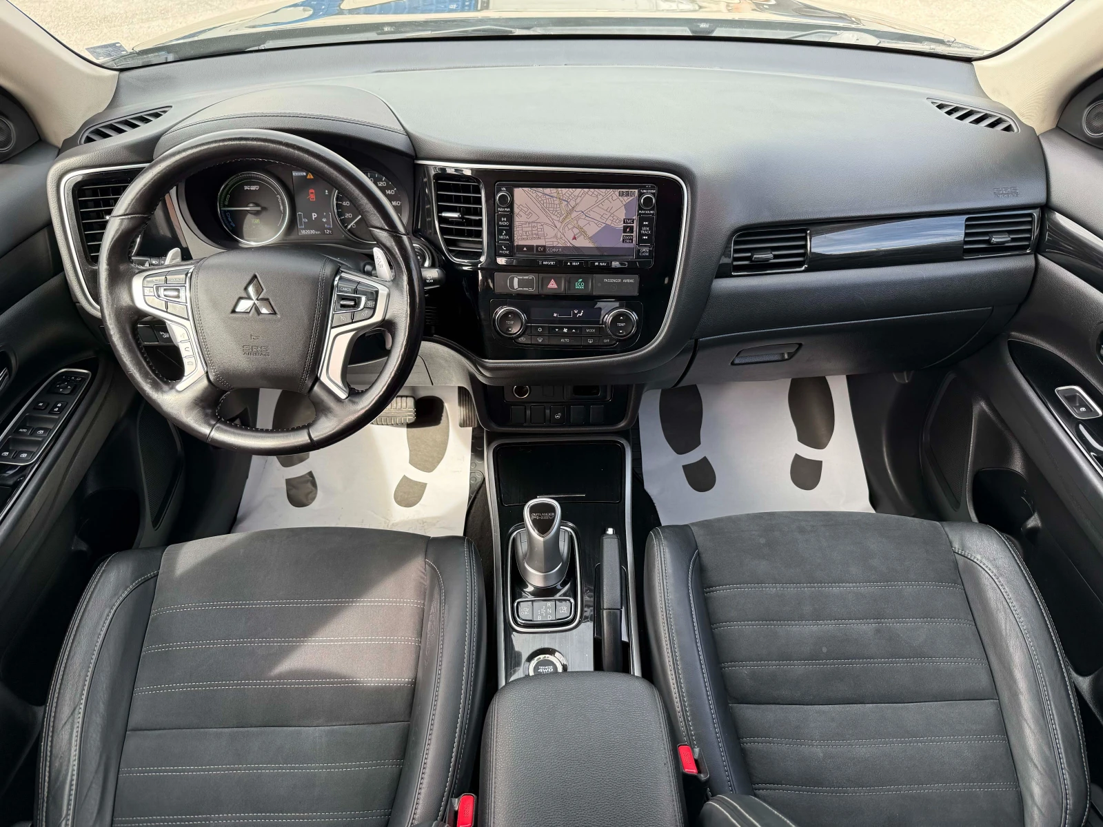 Mitsubishi Outlander, снимка 10 - Автомобили и джипове - 53822616