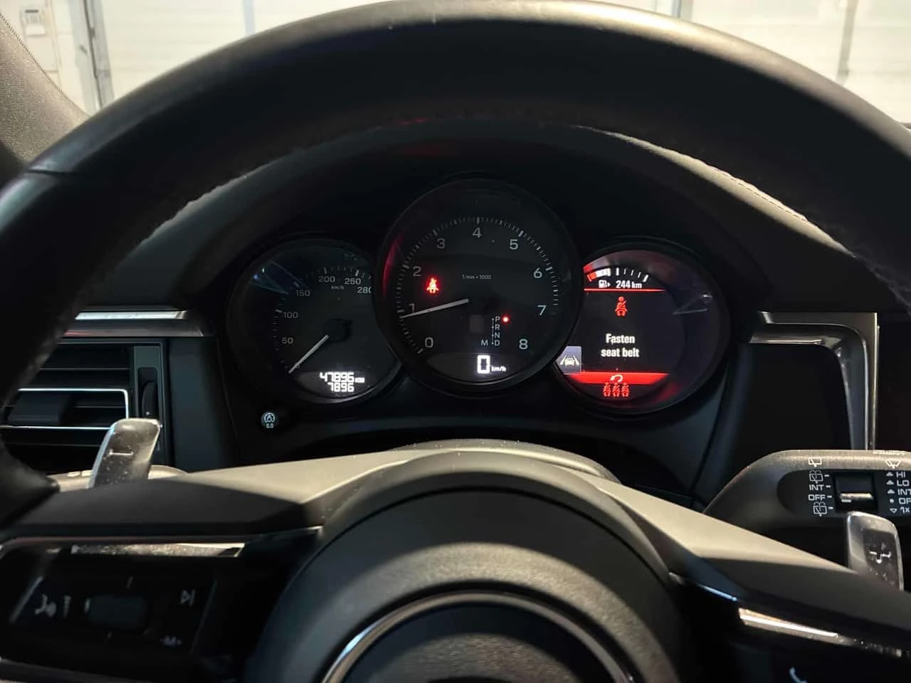 Porsche Macan * AWD * CARFAX * BOSE * ОБДУХВАНЕ * КЛИП НА МОТОРА, снимка 8 - Автомобили и джипове - 54044145