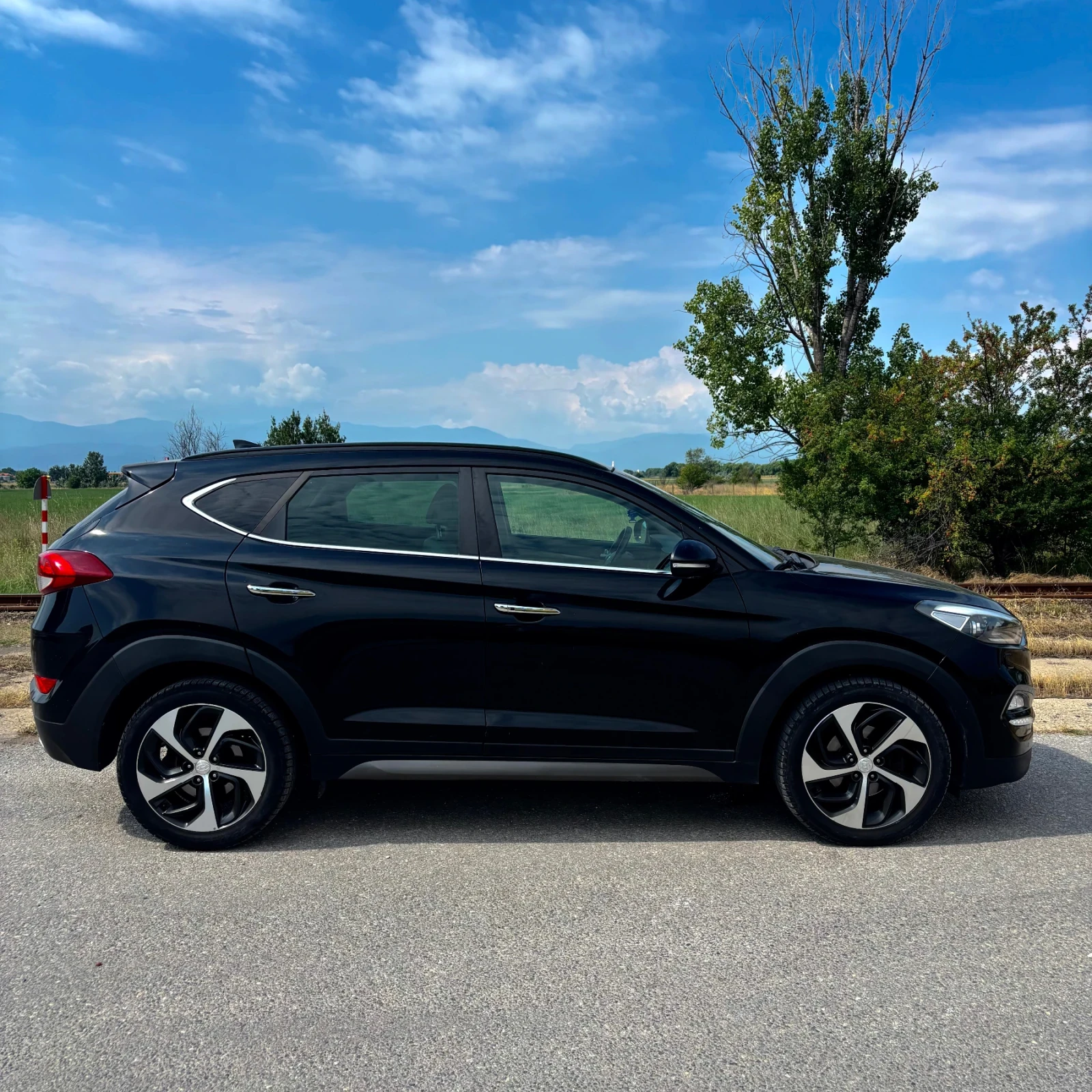 Hyundai Tucson 2.0 CRDi Xpossible 4WD, снимка 4 - Автомобили и джипове - 54644098