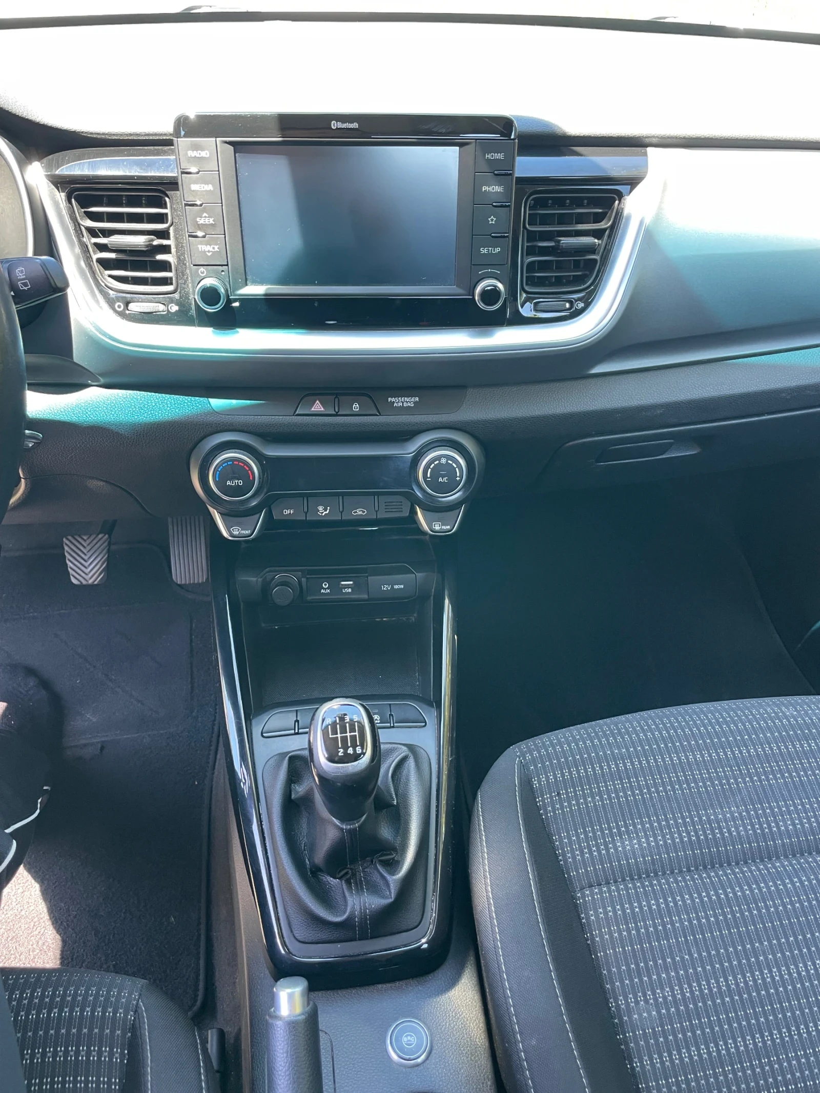 Kia Stonic 1.4 Газ, снимка 13 - Автомобили и джипове - 54556102