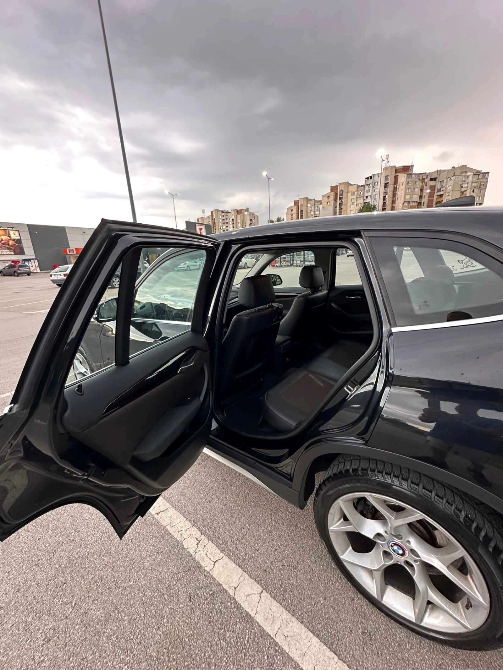 BMW X1 BMW X1 xDrive18d X-Line 4x4 | Навигация | Полукожа, снимка 12 - Автомобили и джипове - 54982563