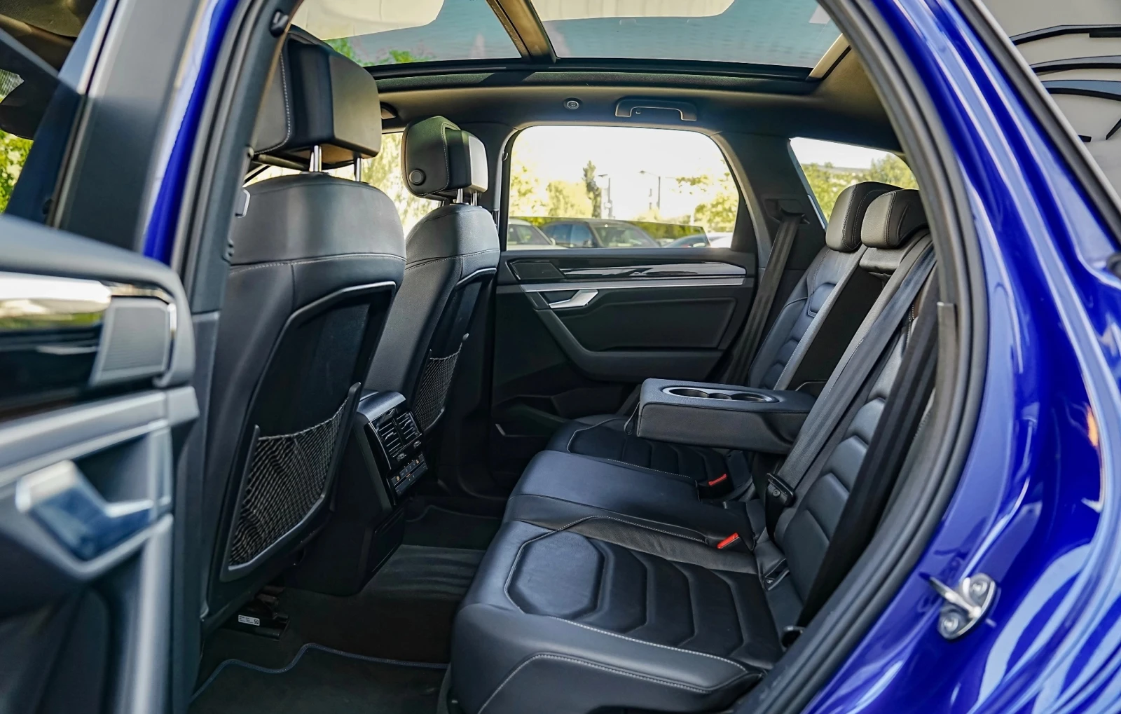 VW Touareg R 3.0 V6 TSI eHybrid 4MOTION, снимка 8 - Автомобили и джипове - 56209442