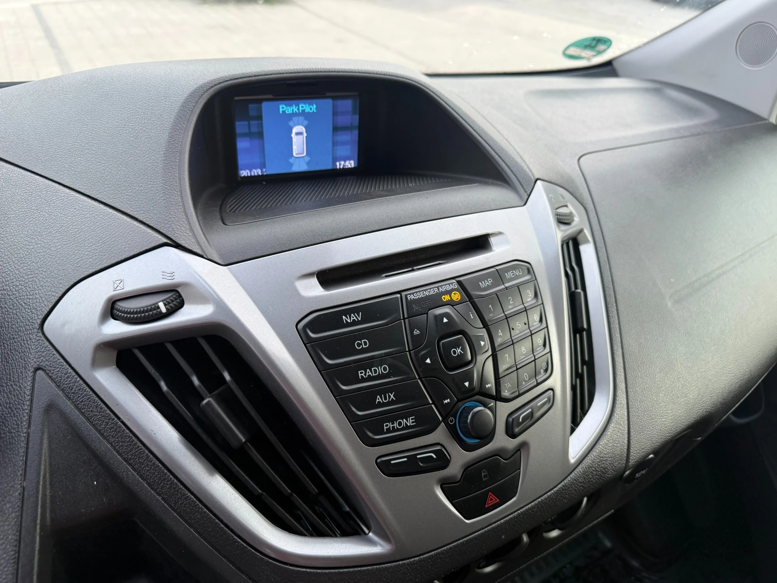 Ford Transit Custom 2.2TDCI 155к.с. Клима L2H1 , снимка 16 - Бусове и автобуси - 53916548