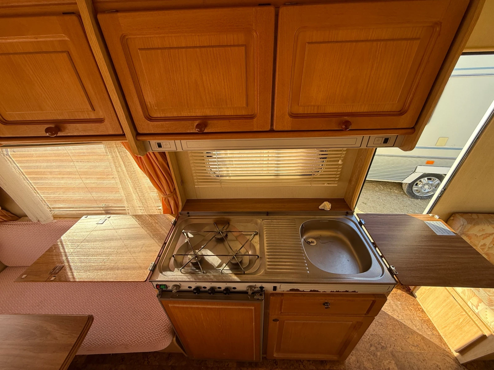 Каравана Chateau 908, снимка 8 - Каравани и кемпери - 54003017