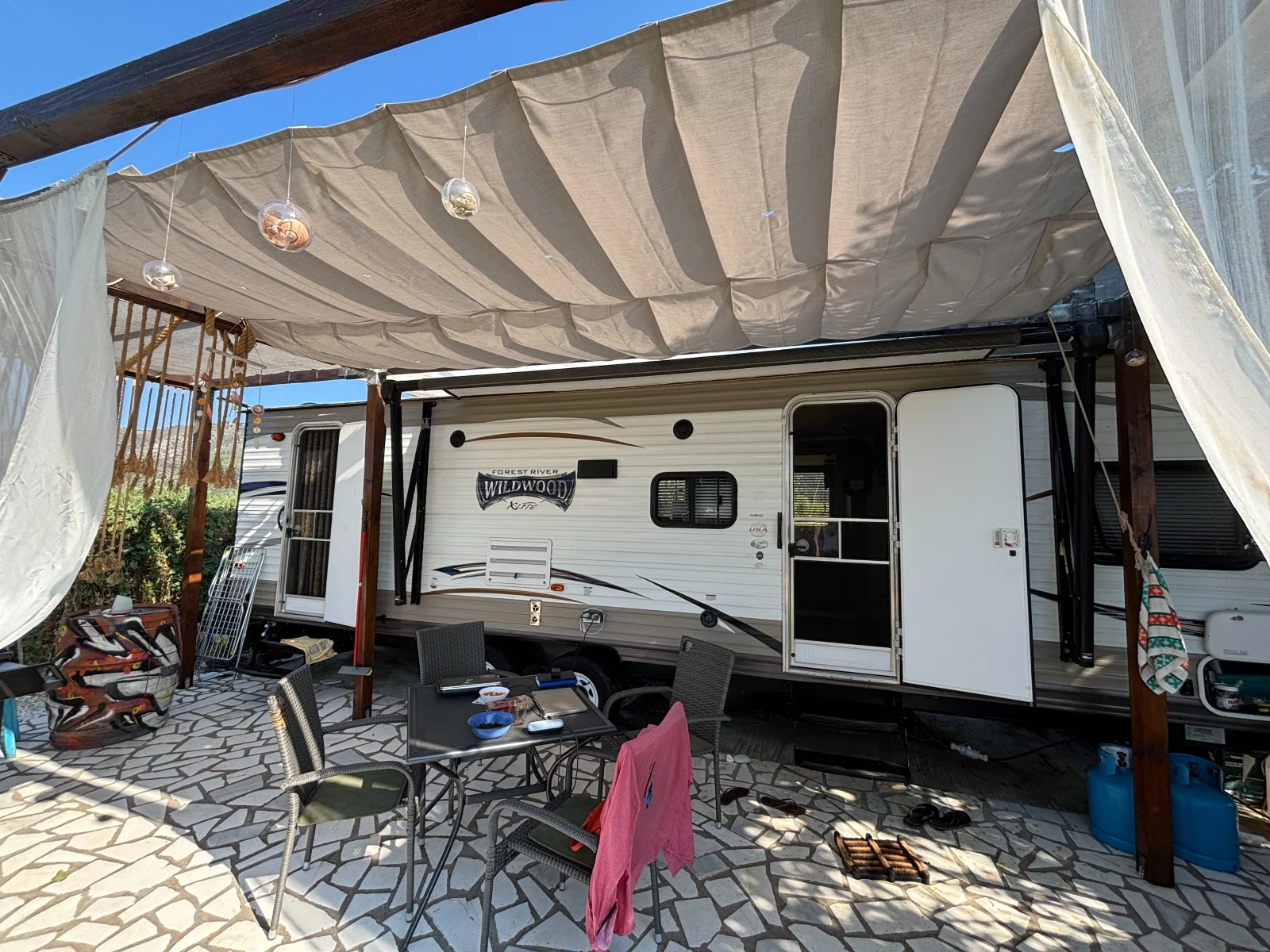 Каравана Forest River Riverstone 39 Wildwood, снимка 15 - Каравани и кемпери - 54514589