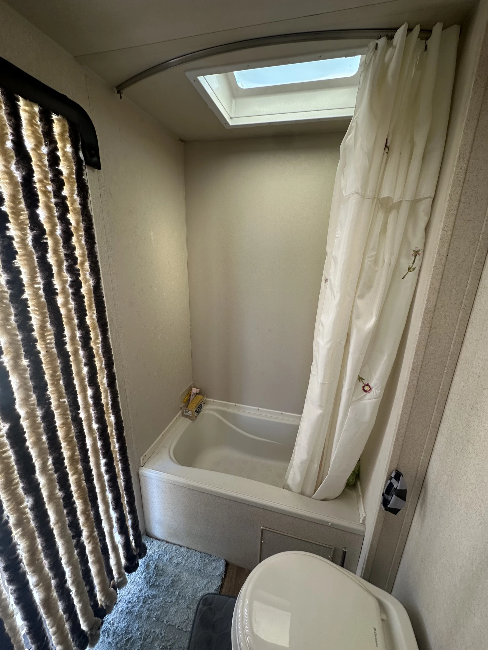 Каравана Forest River Riverstone 39 Wildwood, снимка 10 - Каравани и кемпери - 54285516