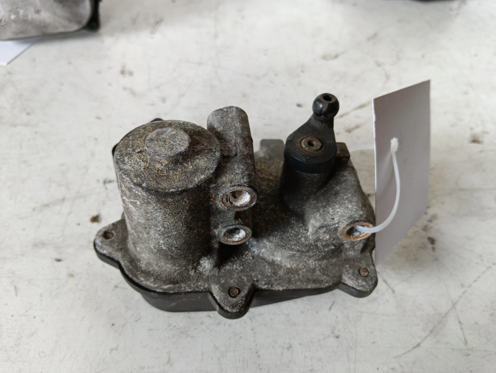 моторче всмукателен колектор 2.0 TFSI 06F133482B 2900315989 Audi A3