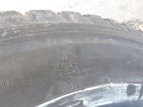 Гуми Зимни 215/65R16, снимка 11