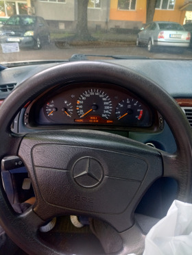 Mercedes-Benz E 250 W210, снимка 7
