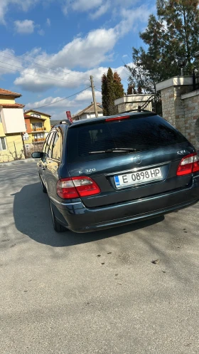 Mercedes-Benz E 320, снимка 11