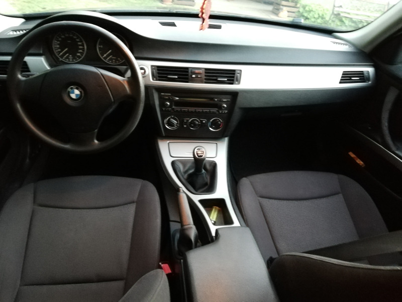 BMW 320, снимка 10 - Автомобили и джипове - 46184874