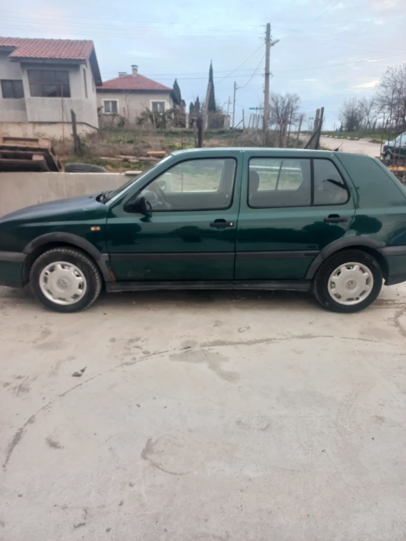 VW Golf, снимка 1 - Автомобили и джипове - 48309247