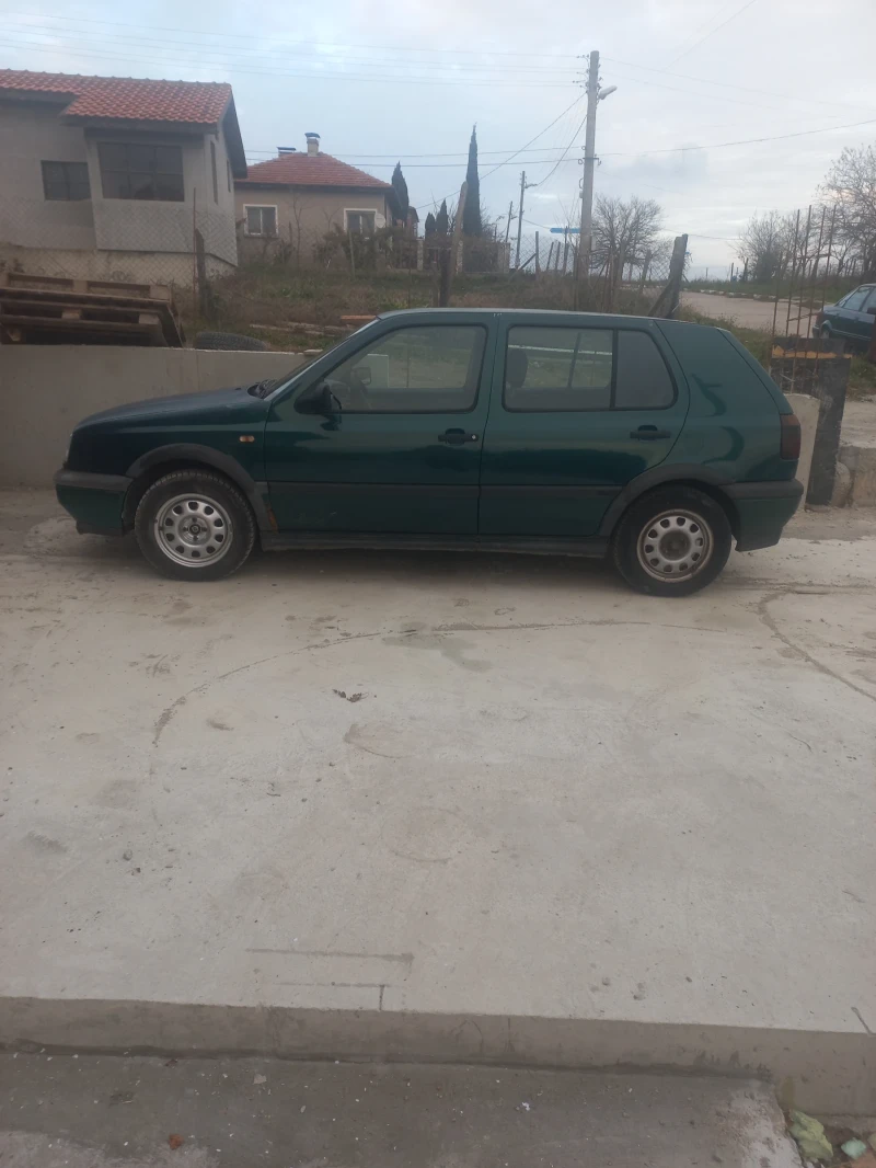 VW Golf, снимка 2 - Автомобили и джипове - 48309247