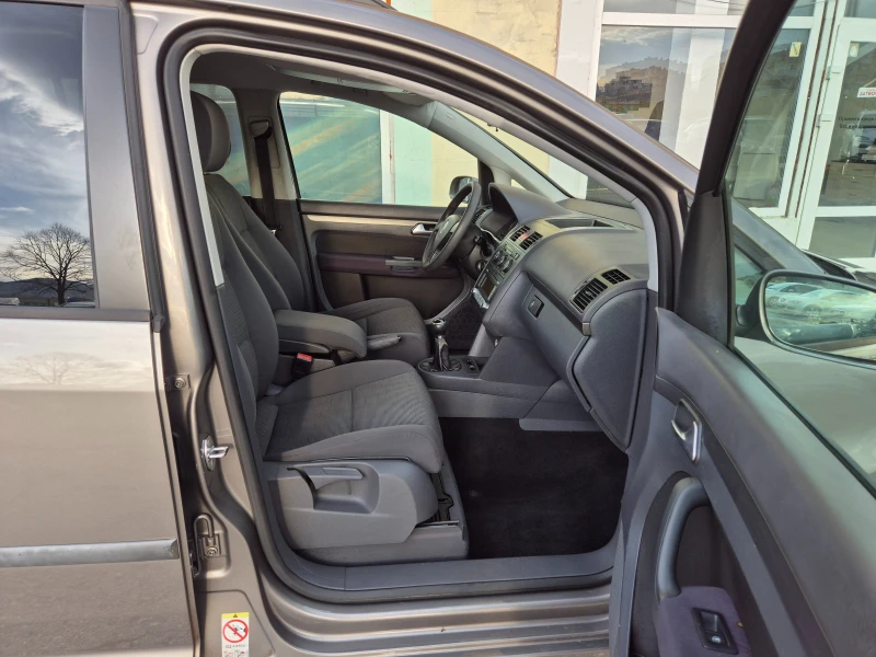 VW Touran 1.6TDI ITALY TOP, снимка 12 - Автомобили и джипове - 52553590