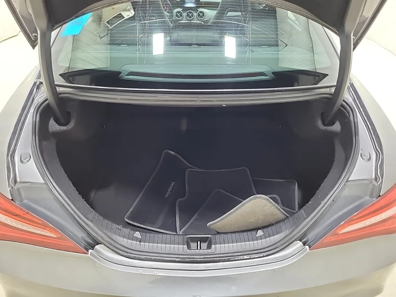 Mercedes-Benz CLA 250 / PAMETI / PODGREVI / PANO / CARFAX, снимка 15 - Автомобили и джипове - 53247577