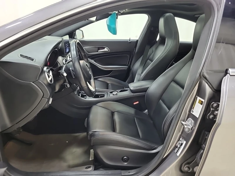 Mercedes-Benz CLA 250 / PAMETI / PODGREVI / PANO / CARFAX, снимка 9 - Автомобили и джипове - 53247577