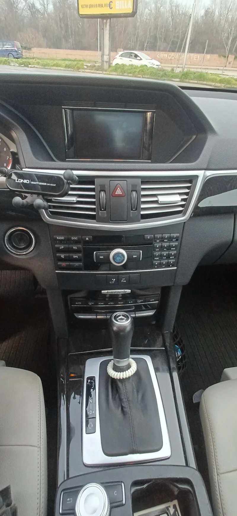 Mercedes-Benz E 200 TOP* Обслужен* Parctronic* Navi* Cruise Control* , снимка 8 - Автомобили и джипове - 53453849