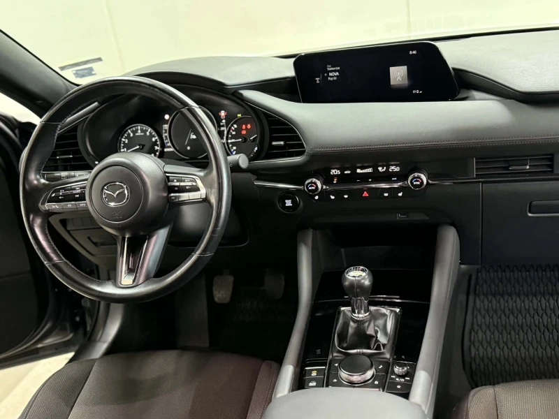 Mazda 3, снимка 10 - Автомобили и джипове - 53477826