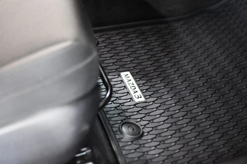 Mazda 3, снимка 13 - Автомобили и джипове - 53477826