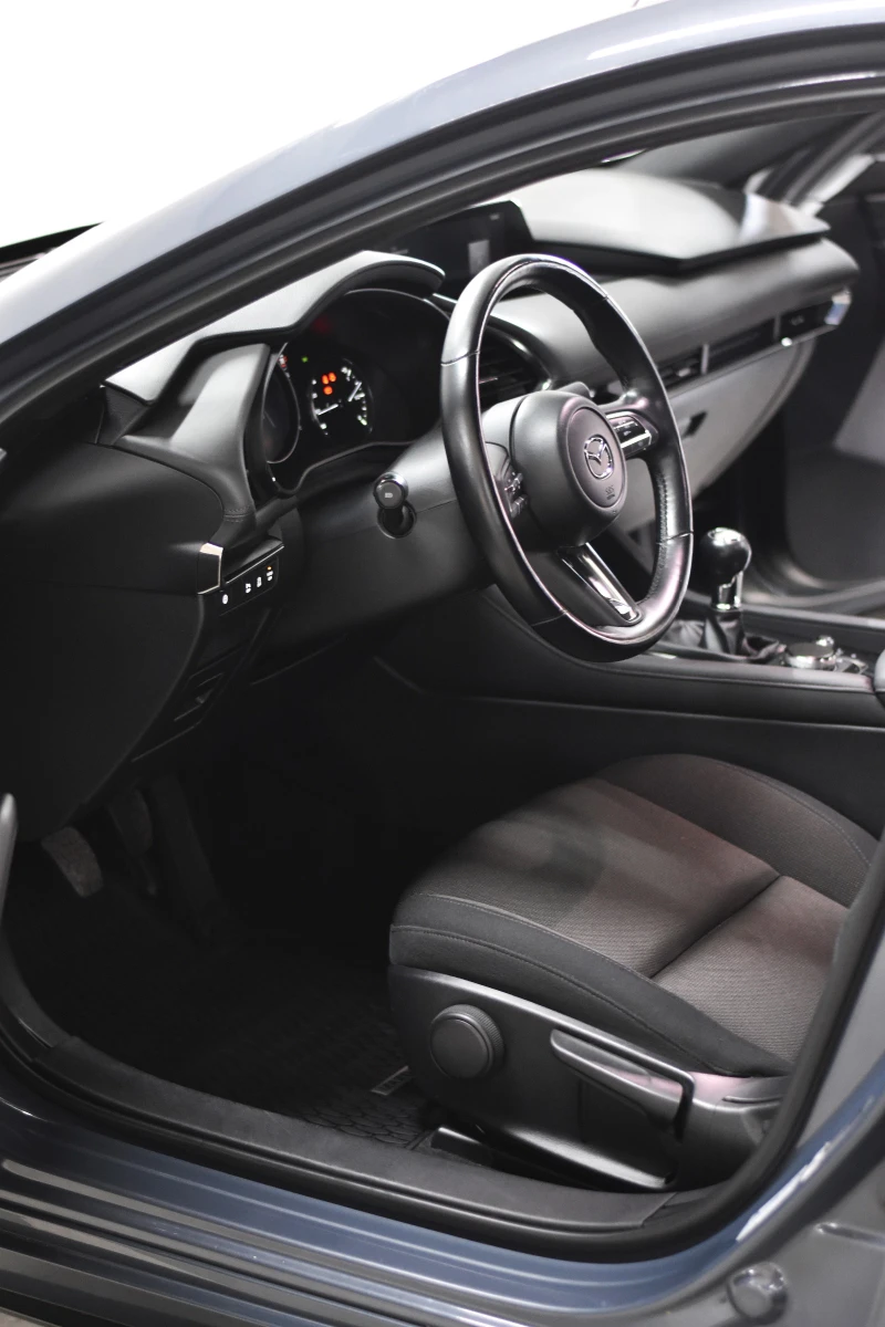 Mazda 3, снимка 9 - Автомобили и джипове - 53477826