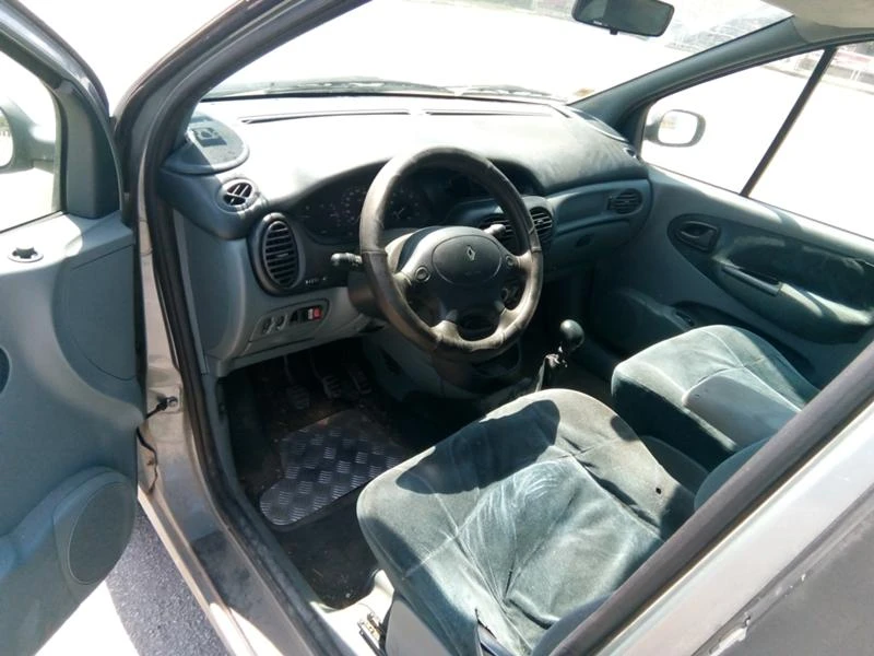 Renault Megane 1.6, снимка 7 - Автомобили и джипове - 26155261