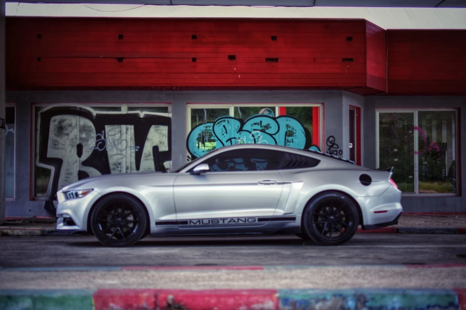 Ford Mustang ECOBOS 2.3 - изображение 4