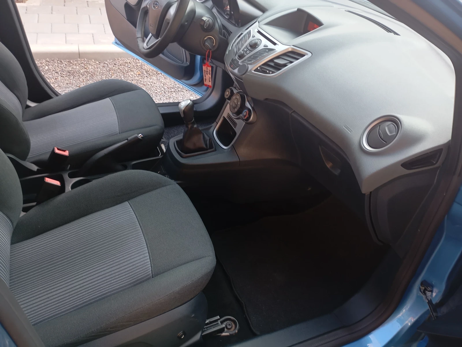Ford Fiesta 1.25i Euro5 - изображение 8