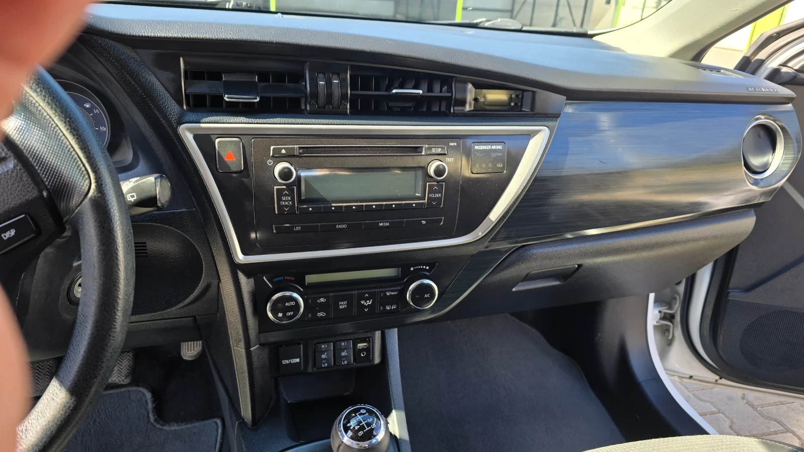 Toyota Auris 1.33 Газ/Бензин  - изображение 10