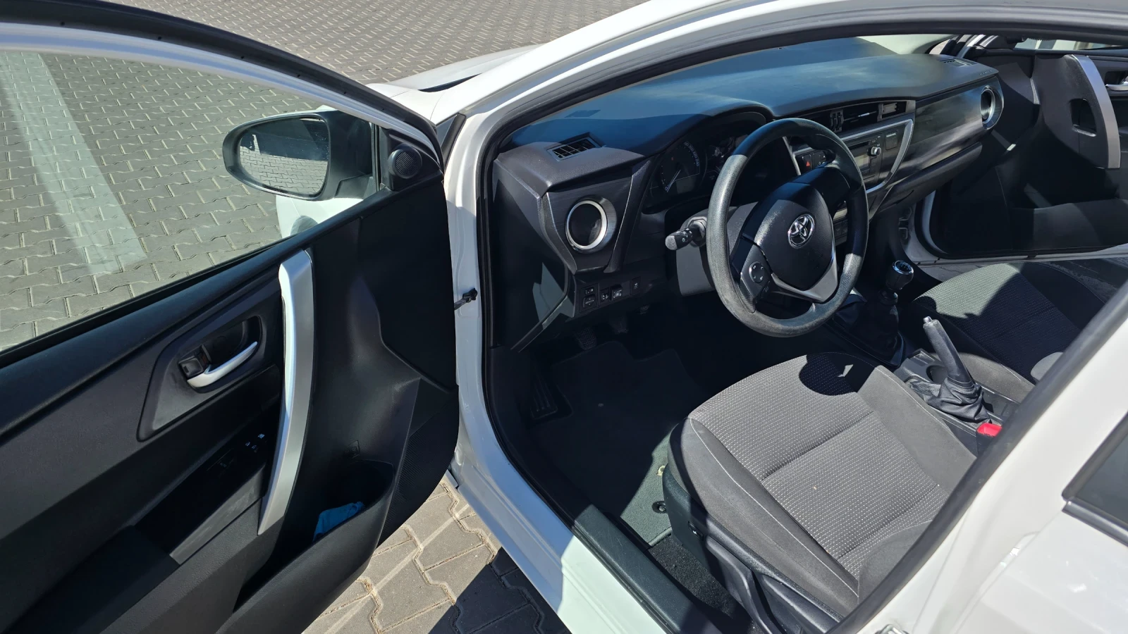 Toyota Auris 1.33 Газ/Бензин  - изображение 8