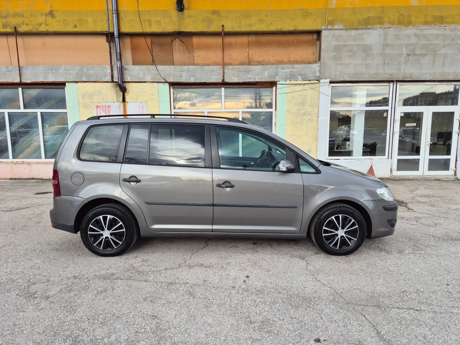 VW Touran 1.6TDI ITALY TOP - изображение 4