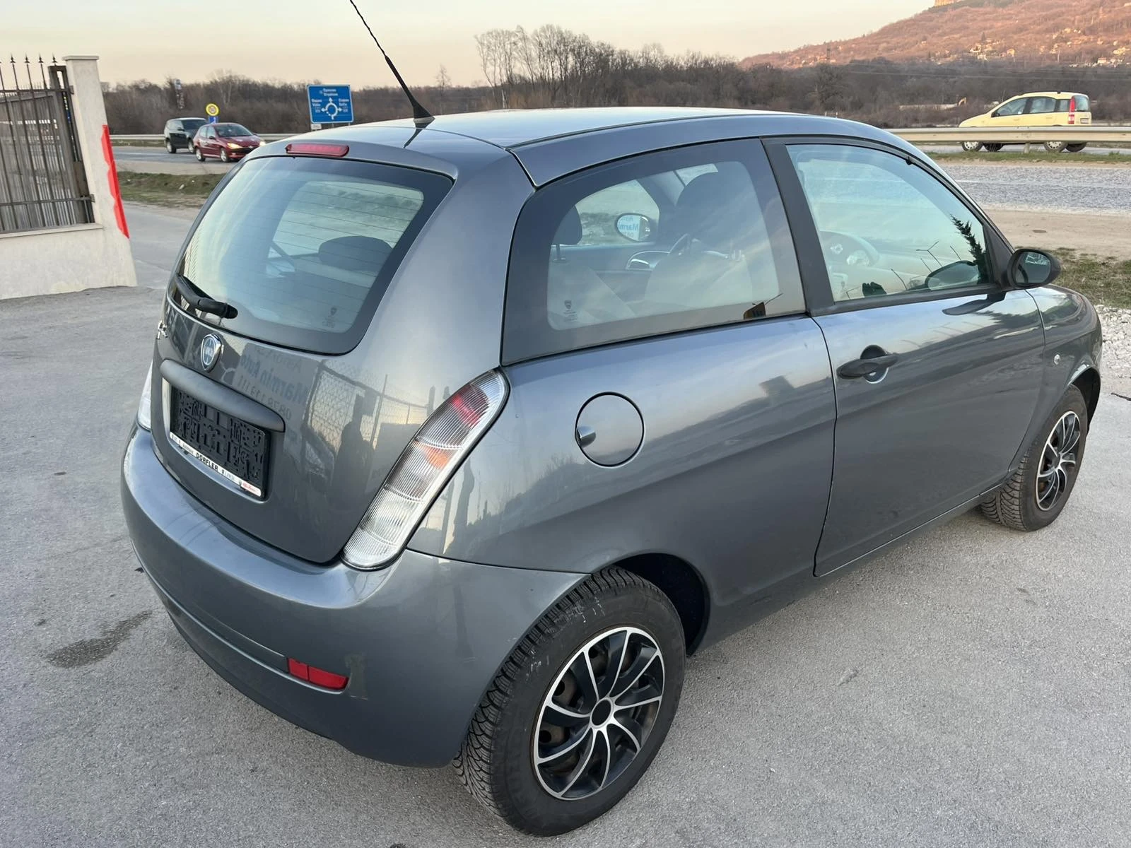 Lancia Ypsilon 1.3I 60кс EURO 4 KЛИМАТИК, снимка 4 - Автомобили и джипове - 53830182
