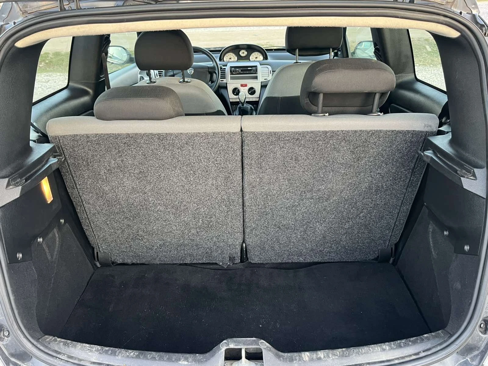 Lancia Ypsilon 1.3I 60кс EURO 4 KЛИМАТИК, снимка 14 - Автомобили и джипове - 53830182