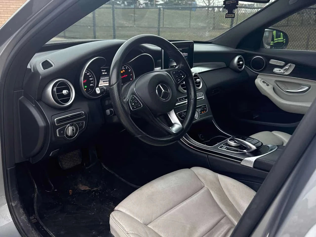 Mercedes-Benz C 400 * ПАНОРАМА* ШИБИДАХ* ПОДГРЕВИ* , снимка 5 - Автомобили и джипове - 53971240