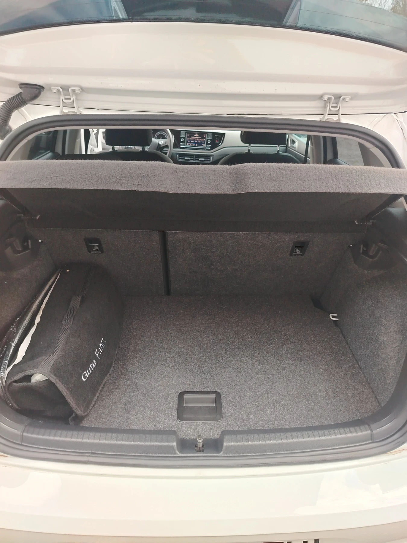 VW Polo 1.0mpi, снимка 10 - Автомобили и джипове - 54000679
