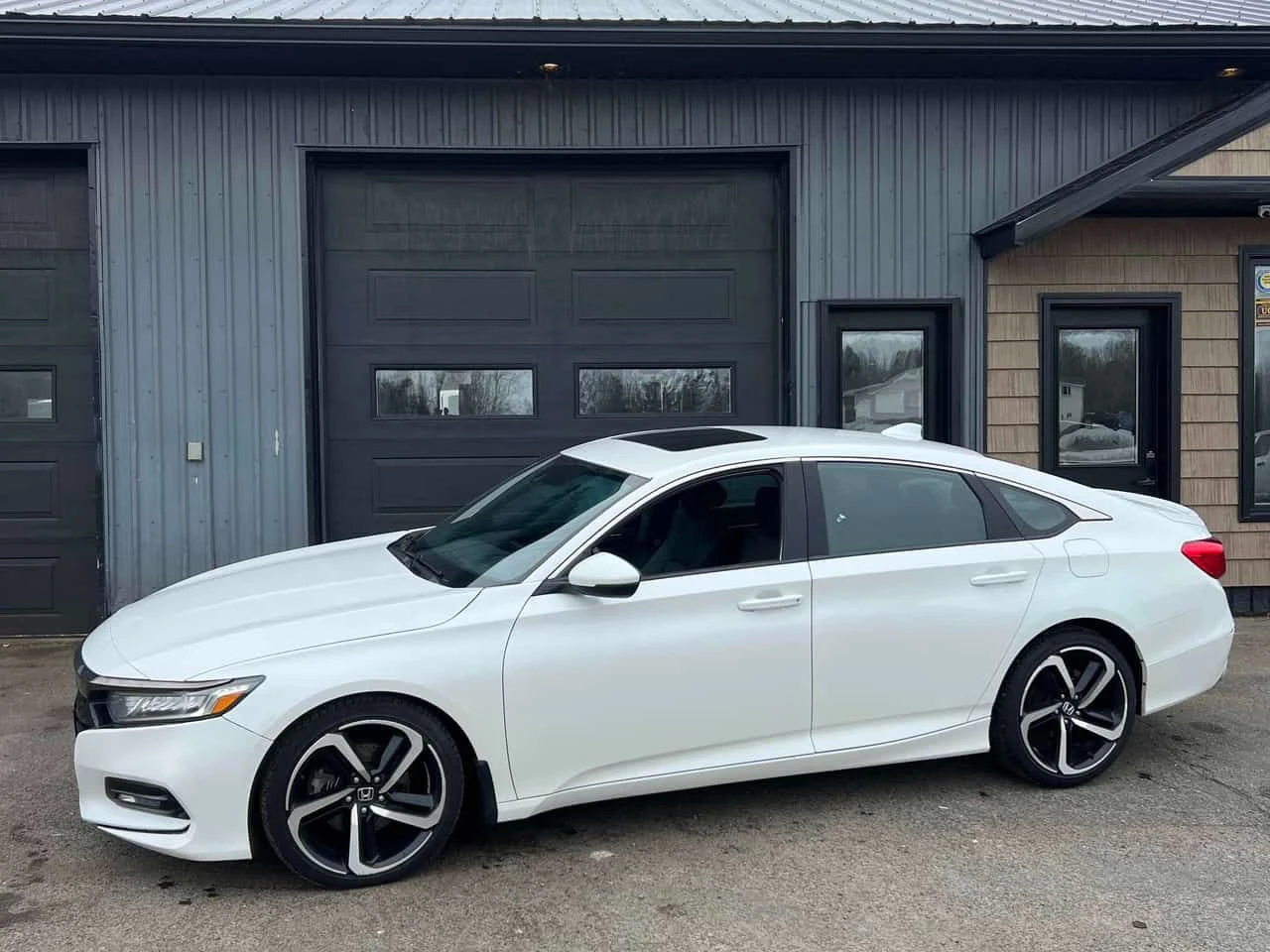 Honda Accord * Sport * КАМЕРА * ШИБИДАХ * ПОДГРЕВИ * , снимка 2 - Автомобили и джипове - 54088323