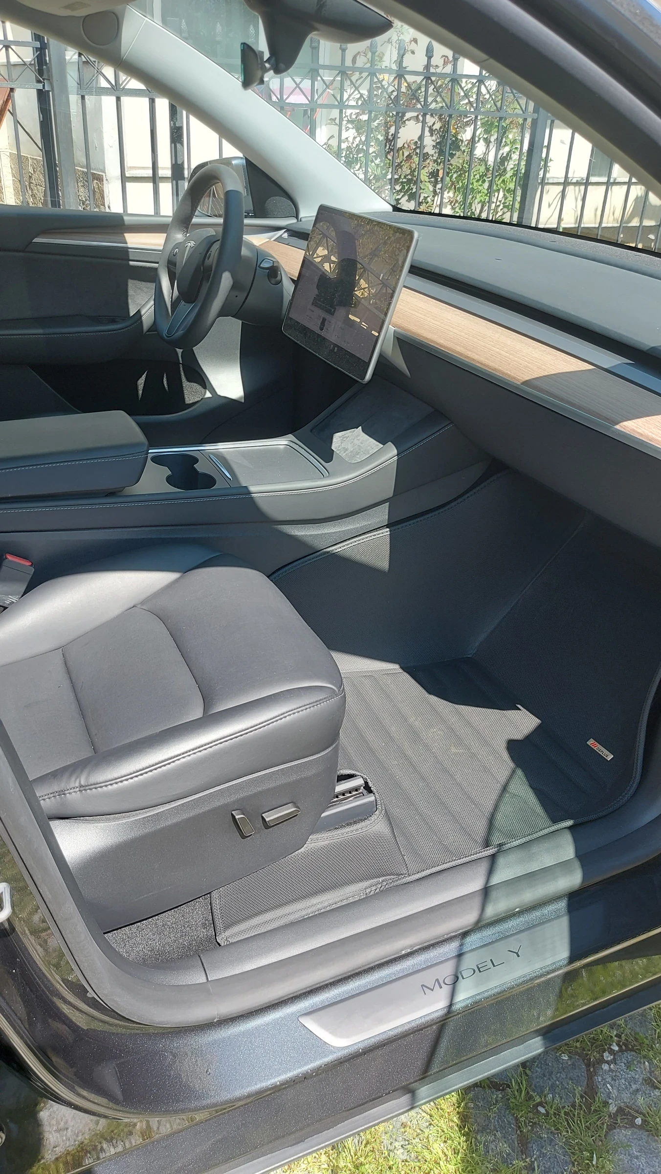 Tesla Model Y LFP, снимка 8 - Автомобили и джипове - 54247777