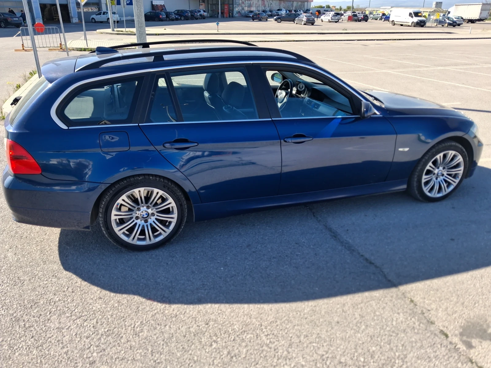 BMW 330 Xi , снимка 2 - Автомобили и джипове - 54335354