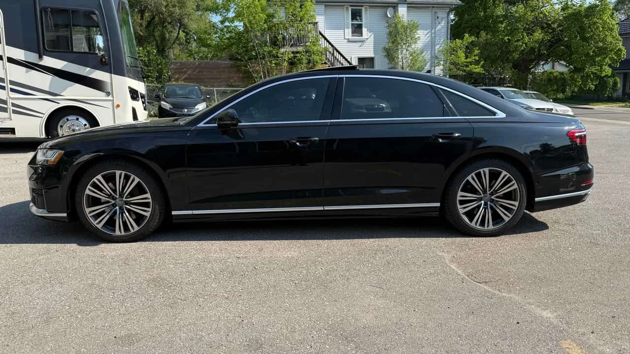 Audi A8 L/55 TFSI/ДИСТРОНИК/ОБДУХ/HUD/CARFAX/, снимка 3 - Автомобили и джипове - 54840808