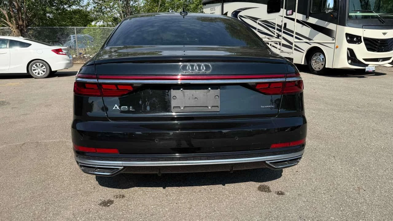 Audi A8 L/55 TFSI/ДИСТРОНИК/ОБДУХ/HUD/CARFAX/, снимка 5 - Автомобили и джипове - 54840808