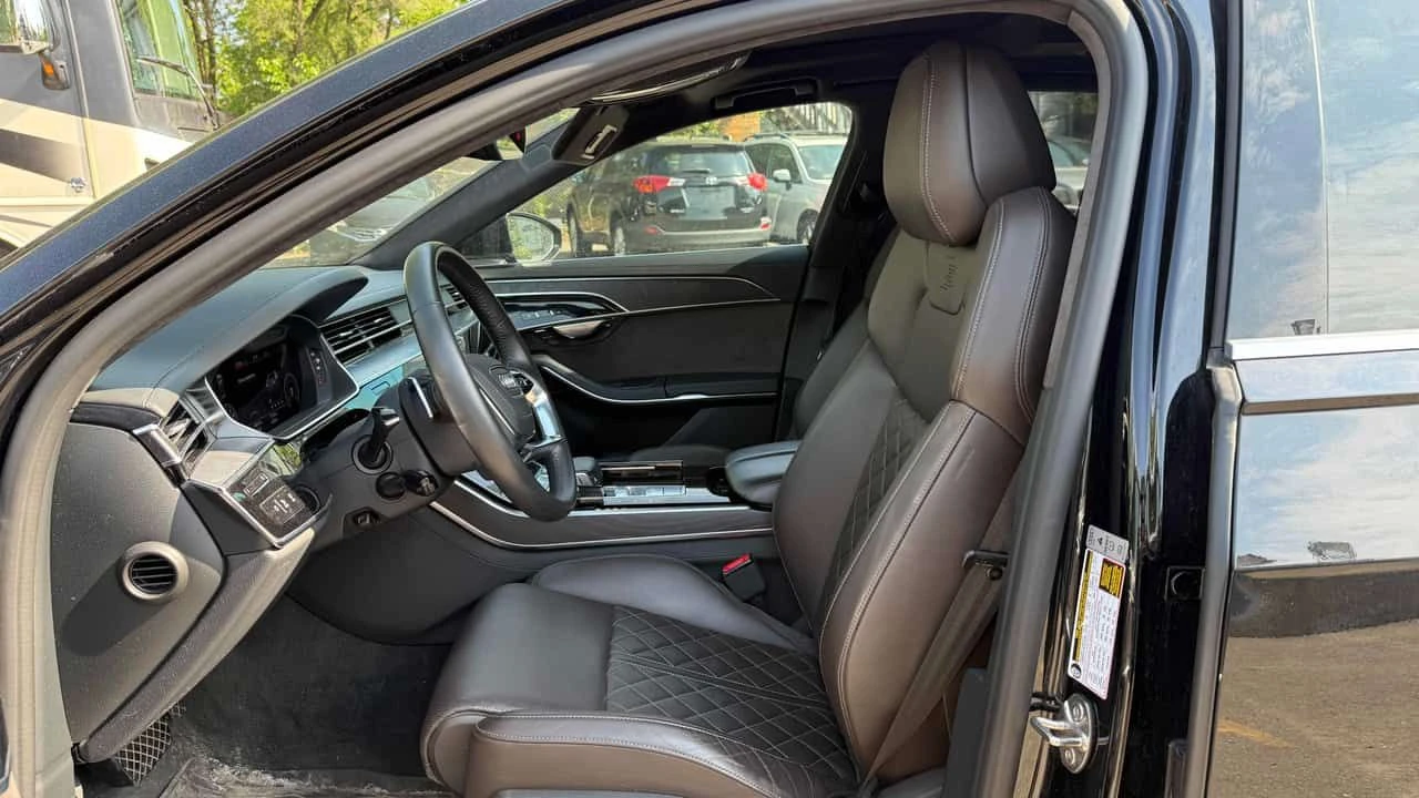 Audi A8 L/55 TFSI/ДИСТРОНИК/ОБДУХ/HUD/CARFAX/, снимка 6 - Автомобили и джипове - 54840808
