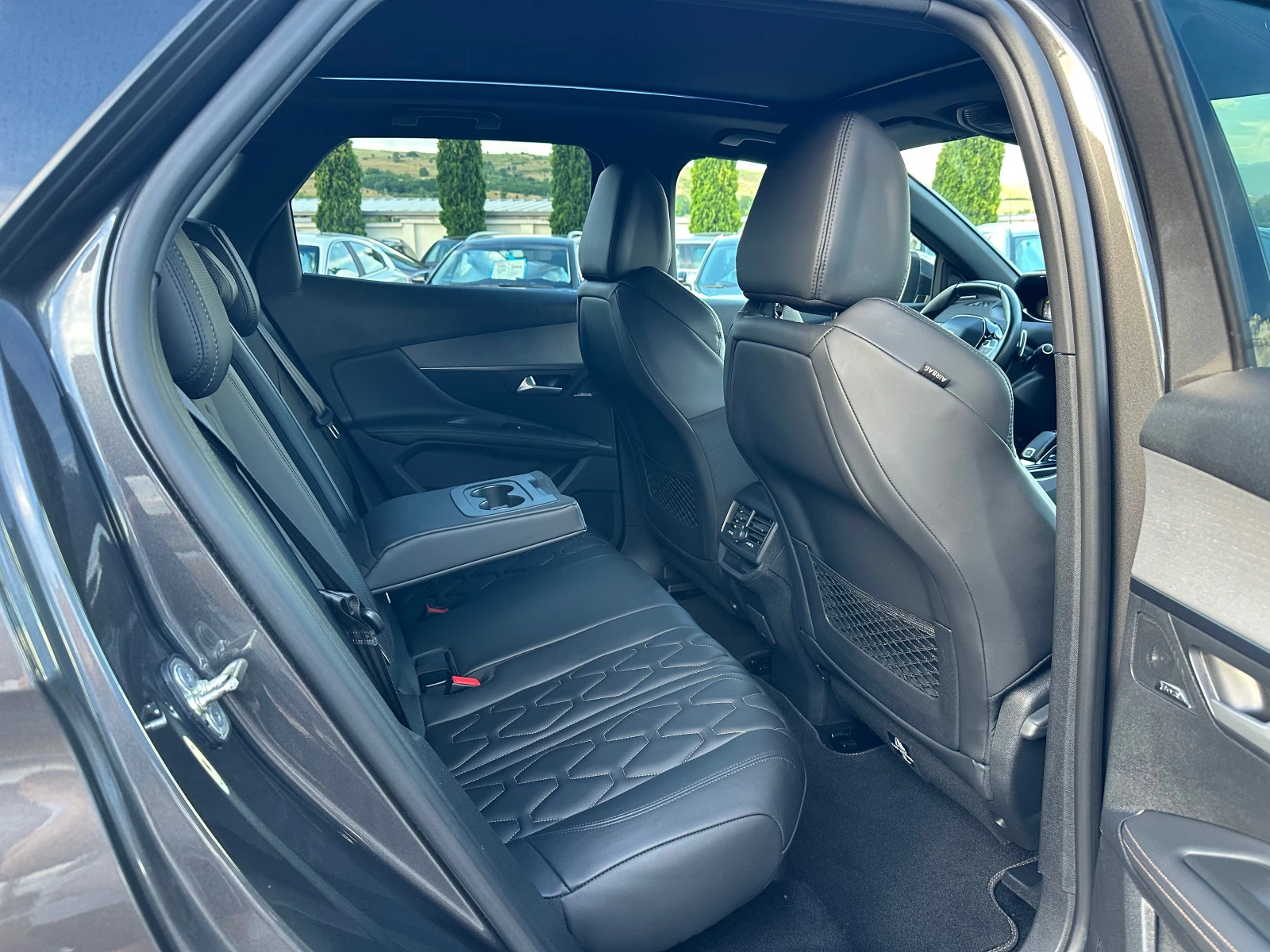 Peugeot 3008 2.0HDI* 177kc* LED* 360* KEYLESS* AMBIENT* LINE AS, снимка 7 - Автомобили и джипове - 55038815