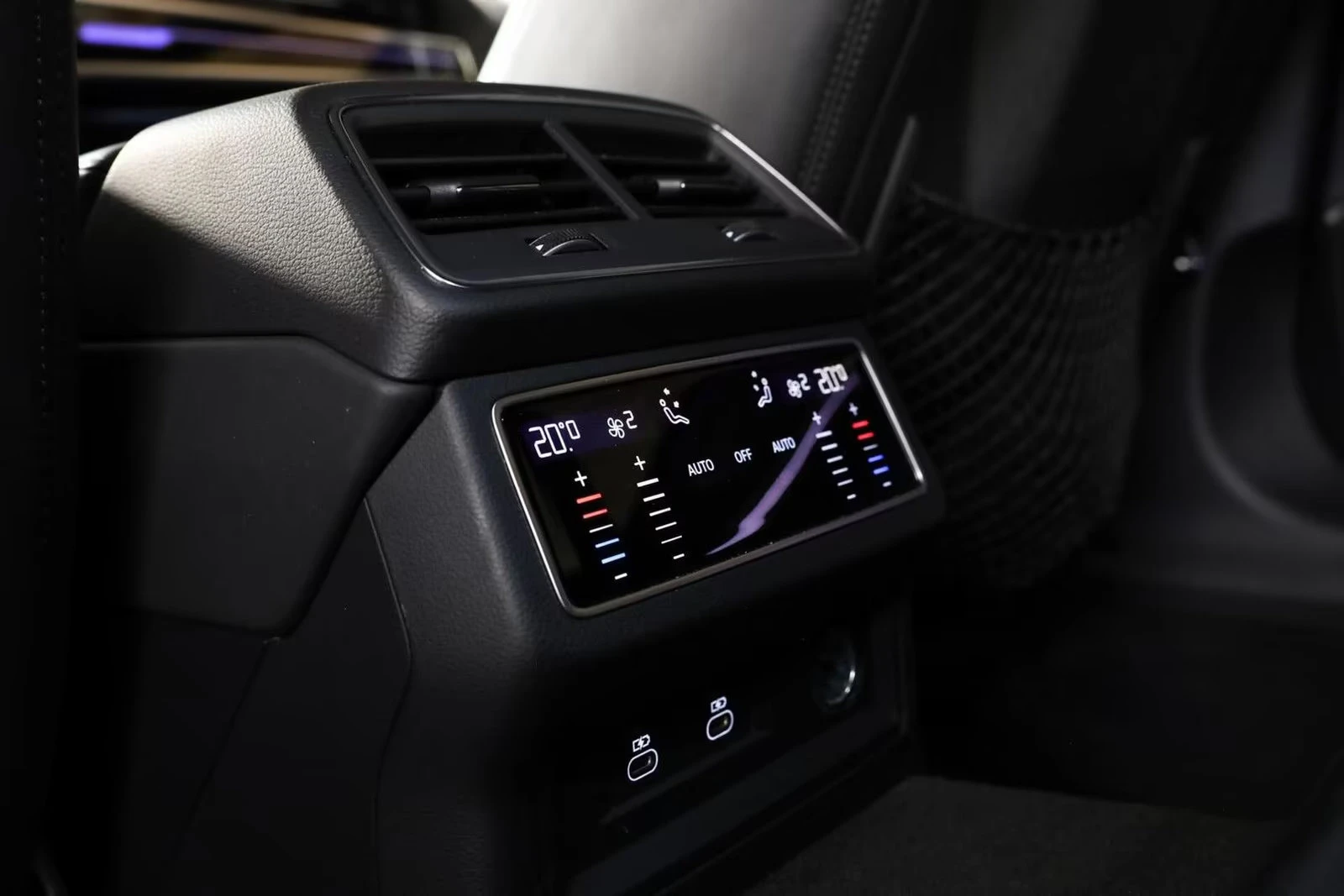 Audi Rs7 QUATTRO/600HP/PANO/360/KERAMIK/ACC/500z, снимка 15 - Автомобили и джипове - 55091156