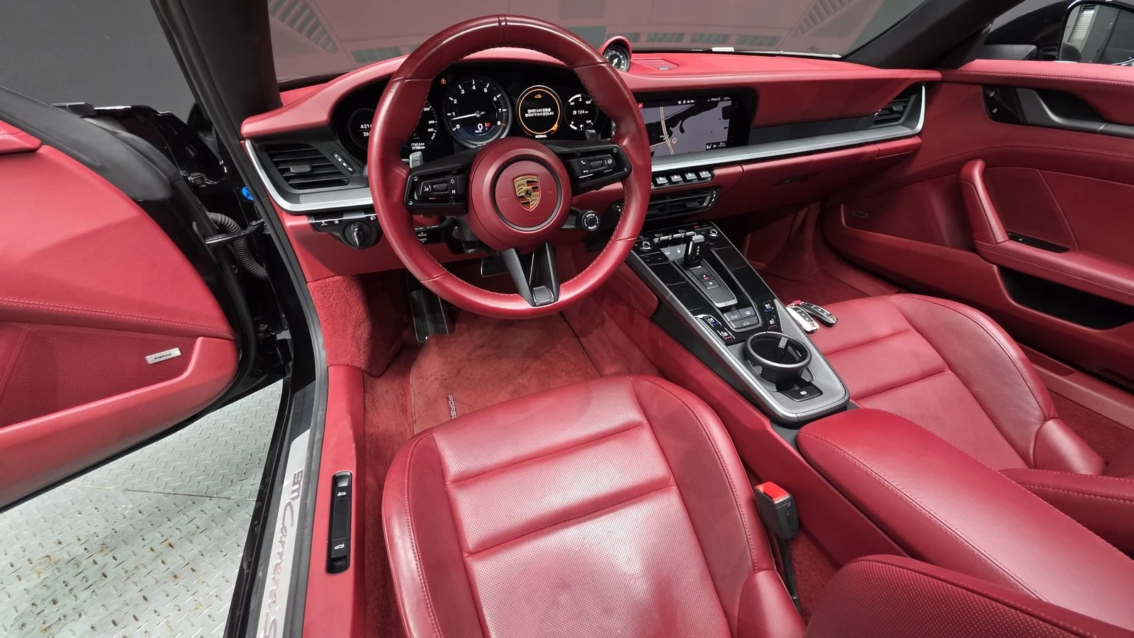 Porsche Carrera Carrera S* ЛЮК* BOSE* 360* KEYLESS* КРАЙНА ЦЕНА, снимка 7 - Автомобили и джипове - 55336504