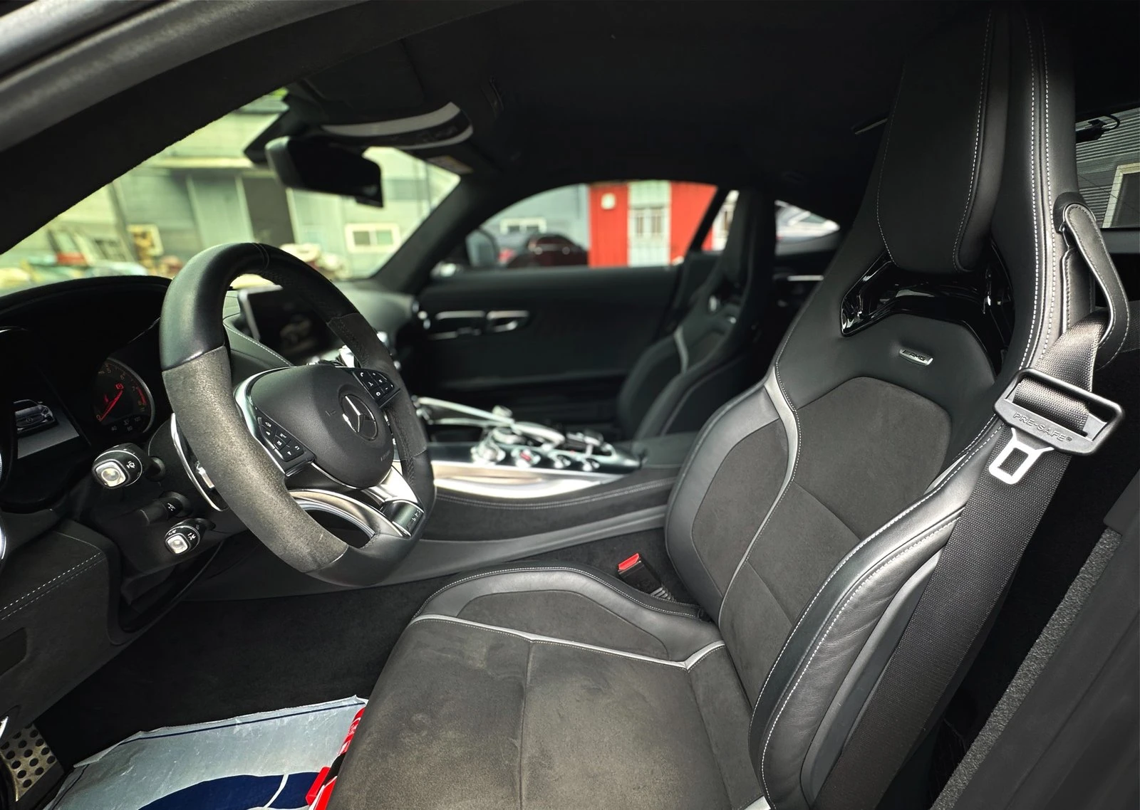 Mercedes-Benz AMG GT R BLIND SPOT* КРАЙНА ЦЕНА, снимка 7 - Автомобили и джипове - 55341651