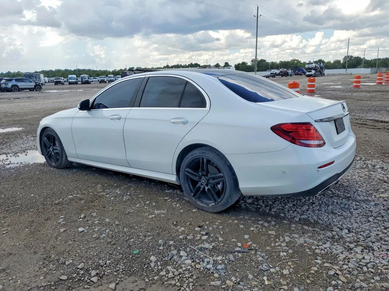 Mercedes-Benz E 300, снимка 2 - Автомобили и джипове - 56713344