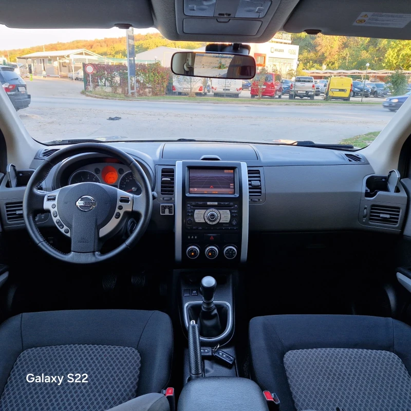 Nissan X-trail 2.5i 4Х4 НАВИ/КАМЕРА/КЕЙЛЕС FACELIFT ШВЕЙЦАРИЯ , снимка 12 - Автомобили и джипове - 47441286