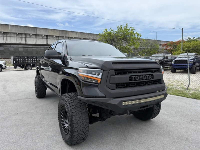 Toyota Tundra 5.7Hemi SR5 Crew Cab Short Bed, снимка 3 - Автомобили и джипове - 52699864